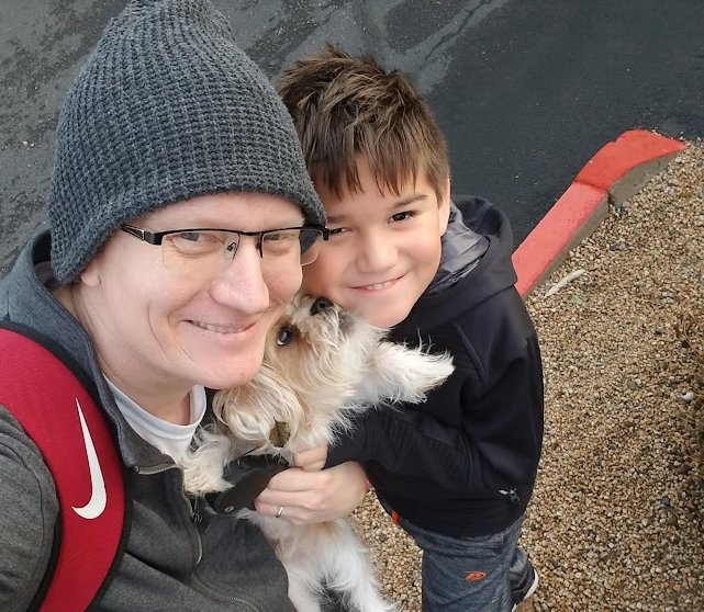 askjeremyjones's tweet image. Most people feed the algorithm. The smart ones feed their legacy.

Just like you invest in your kids’ future (photo w/ my son) you should invest in your own legacy too.

Build your IP. 
Turn it into an Authority Book. 

Posts fade, but your body of work lasts forever.