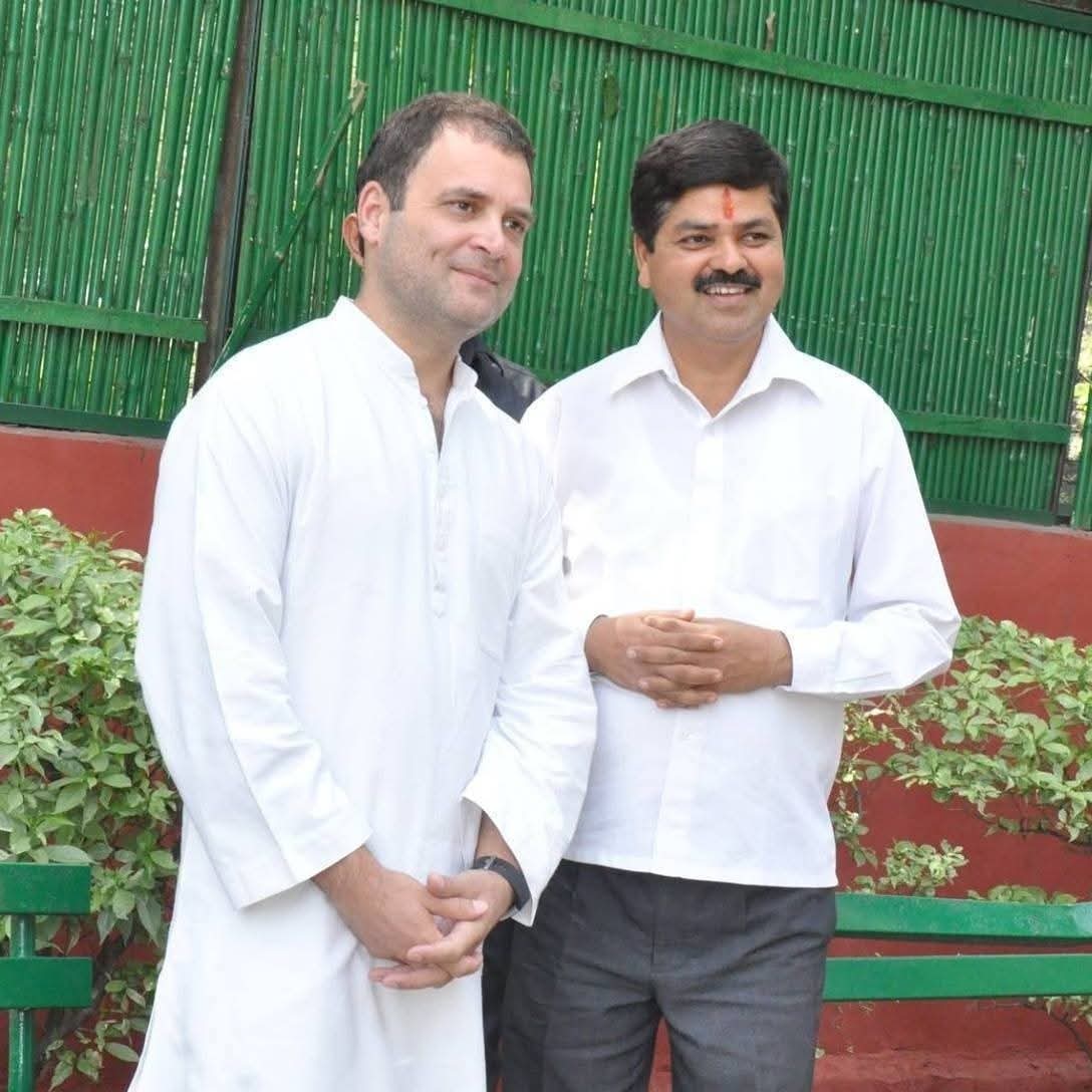 MNJYDV's tweet photo. श्री @UKGaneshGodiyal जी को उत्तराखंड कांग्रेस कमेटी का प्रदेश अध्यक्ष नियुक्त होने पर हार्दिक बधाई और उज्ज्वल कार्यकाल हेतु शुभकामनाएं।
आपके नेतृत्व में पार्टी निर्भीक, प्रतिज्ञ और जनहितैषी होकर देवतुल्य परिवारों के लिए सड़क से लेकर संसद तक हर लड़ाई को मिलाकर लड़ने काम करेगी https://t.co/C8AXBdtbjq
