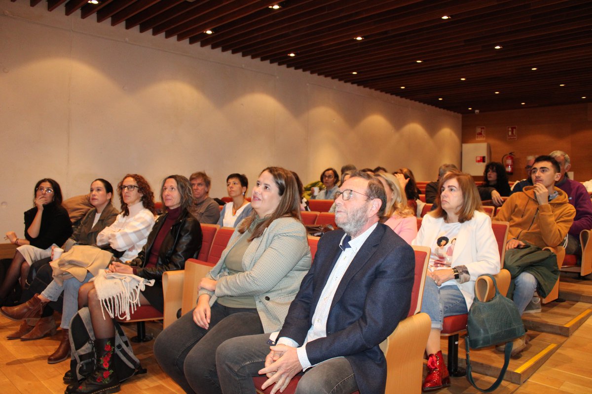 dipuguadalajara's tweet photo. 📢 EL CITUG ACOGE LA I JORNADA PROFESIONAL DE TURISMO

Bajo el lema ´Guadalajara, más de lo que te imaginas´, el @CitugG ha acogido hoy la I Jornada Profesional de Turismo, organizada por la @dipuguadalajara y la Federación Provincial de Turismo y Hostelería. https://t.co/hQMrtie7oW