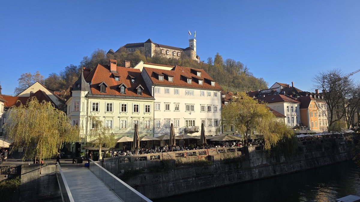 Danes ljubljanski grad popoldne, dva metra snega bomo imeli