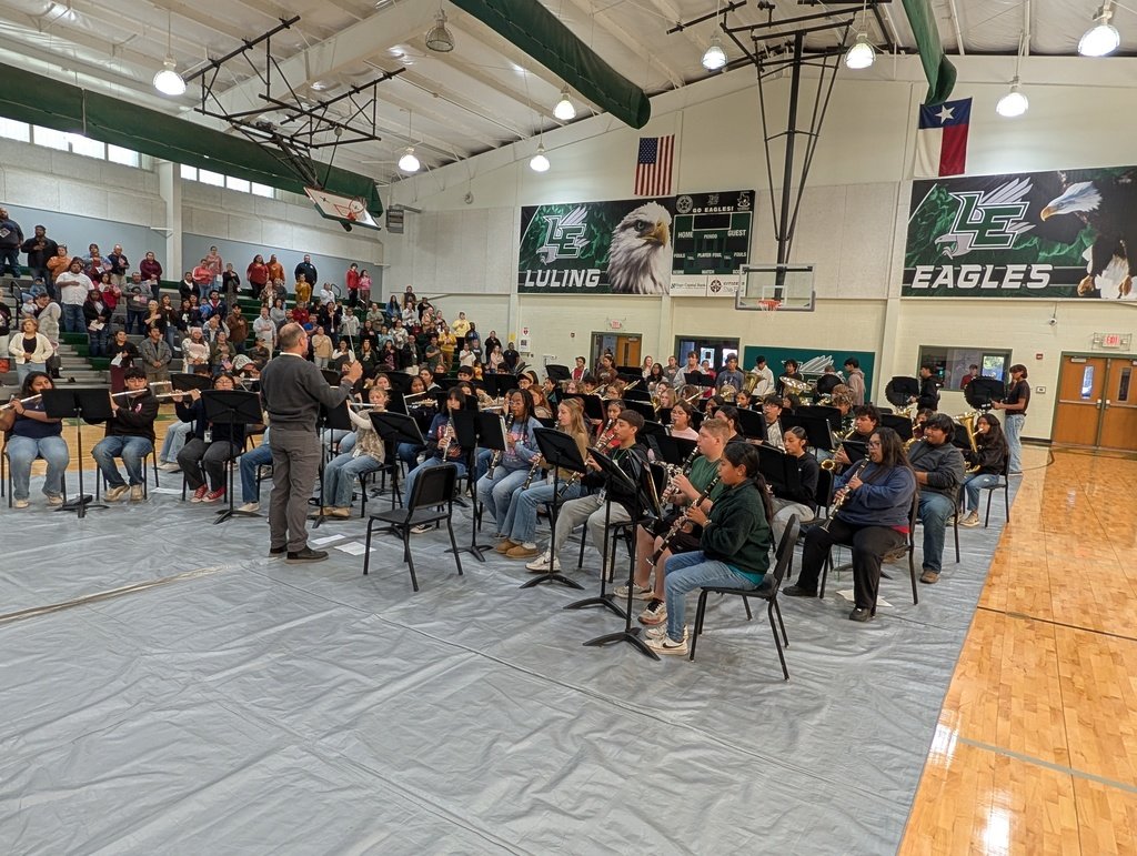 LulingISD's tweet image. Veterans Day Program! Our 3rd–5th grade students sang patriotic songs, the HS Band performed beautifully, and local veterans were recognized for their service and sacrifice.

A special thank you to Ms. Hernandez for organizing such a meaningful event.