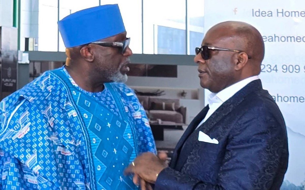 Two Igbo giants — Allen Onyema of Air Peace and Prof. Obiora Okonkwo of United Nigeria Airlines proving the sky is big enough for everyone.

“Let me first thank my brother, the King of the Sky,” Prof. Okonkwo said today at the launch of United Nigeria Airlines’ first flight to