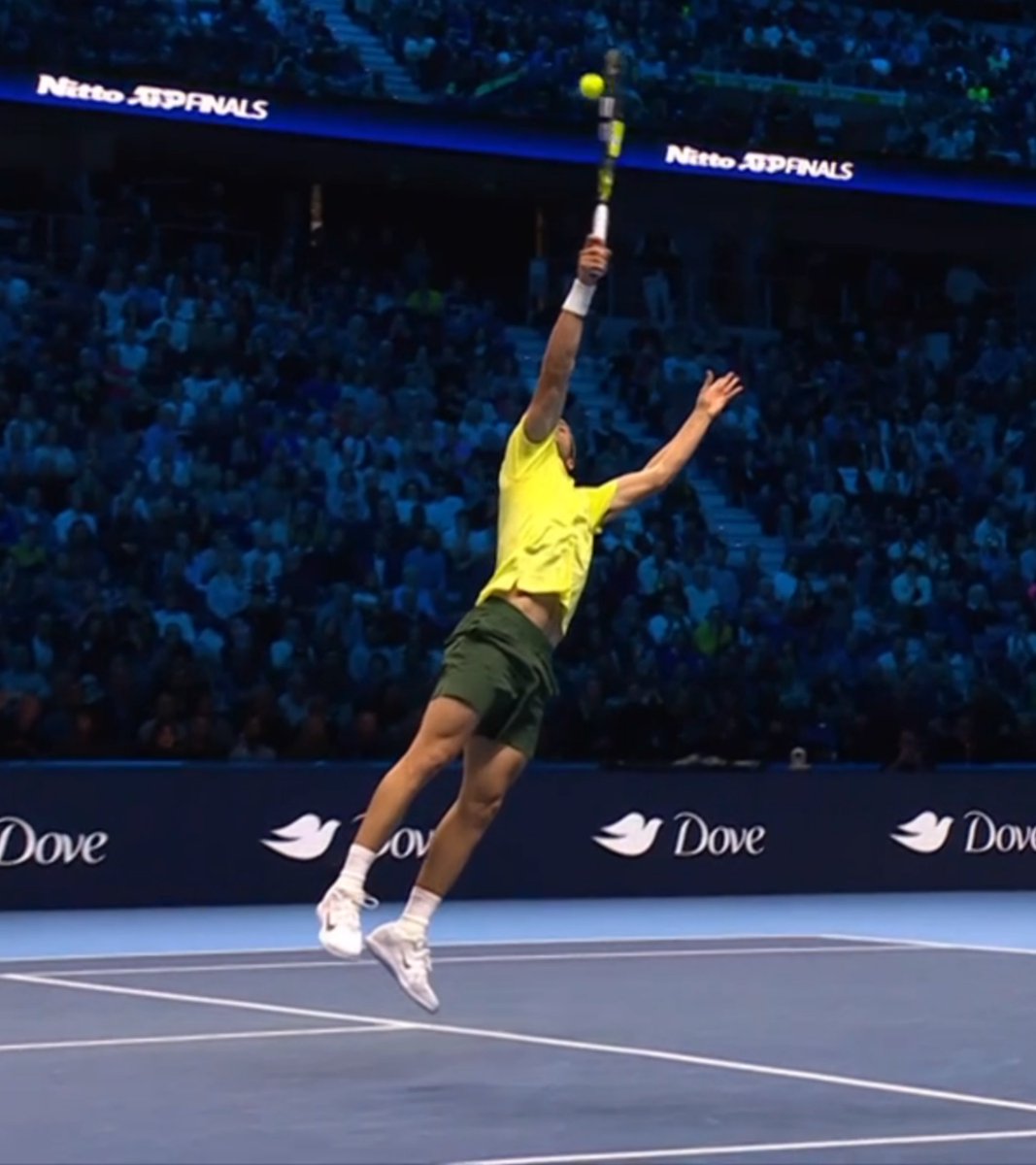 Roger Federer, 2018 ATP Finals, Match 2

Carlos Alcaraz, 2025 ATP Finals, Match 2