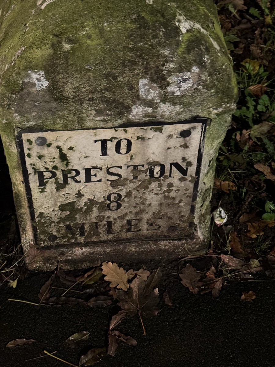 Mr78Christopher's tweet image. Glad I’m not going that far. Two miles to go. Tired la.