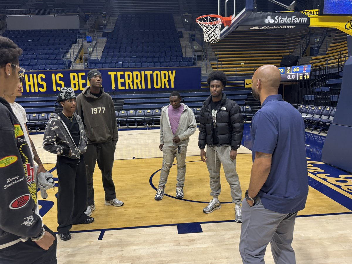 Thank you Coach Jared Jackson and <a href="/CalMBBall/">Cal Basketball</a> for inviting us out to the game last night! 🙌
Big thanks as well to Coach Dedrique Taylor <a href="/DedriqueTaylor/">Dedrique Taylor</a> , Head Coach at Cal State Fullerton, for taking the time to speak with our guys.
And special thanks to former Cal Coach &amp; TV