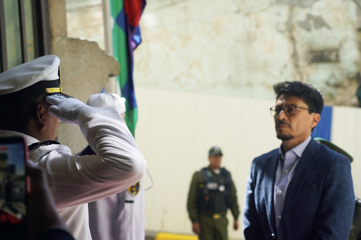 MRE_Bolivia's tweet photo. Nota de prensa | El nuevo Canciller Fernando Aramayo plantea una reestructuración integral de la diplomacia boliviana

🔗 https://t.co/iNbSAaPkVE https://t.co/38tGZmkEAB