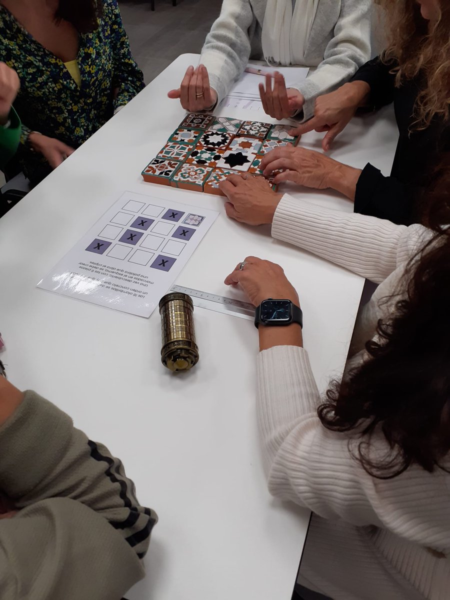 El <a href="/cepdegranada/">CEP de Granada</a> realiza la primera sesión del curso HERRAMIENTAS DIGITALES INTELIGENTES EN #Auladelfuturo
Soledad Gómez Vílchez <a href="/mediamusea/">Soledad Gómez</a> en su propuesta formativa para el  #AdF introduce metodologías activas como  Escape Room o gamificación, así como directrices del DUA.