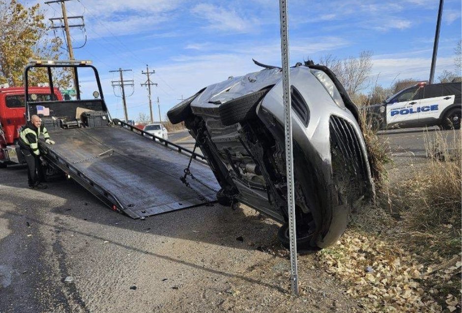 This morning at approximately 0800, SACFD crews responded to a car accident at 112th Avenue and Havana Street. Crews arrived on scene at a two-vehicle crash with both vehicles sustaining moderate damage, one was on its side in a ditch with entrapment. The crews quickly stabilized