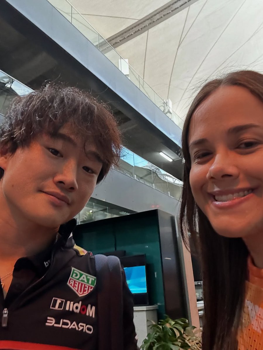 tsuarchive's tweet photo. yuki with a marshal from last weekend https://t.co/9zpgAsgn8u