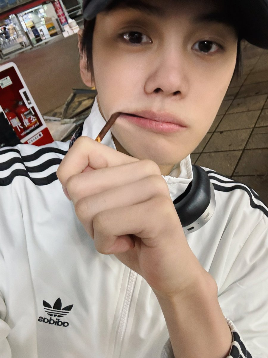 jebidoublelove's tweet photo. 251112 🦌 01:02 KST

📸 (2/2) https://t.co/6OGUHkMOvp