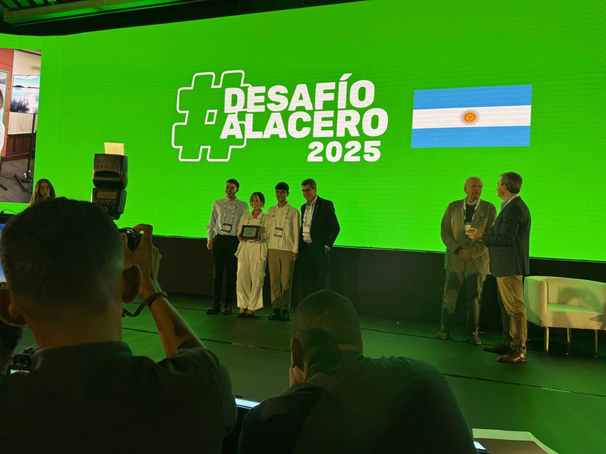 Felicitaciones!!! Abril Luchini Aguilar, Francisco Fagiuoli, Juan Bautista Dalmasso de la Universidad Nacional de Cordoba, ganadores del primer premio en el concurso #DESAFIO ALACERO 2025, Cartagena Colombia. <a href="/RedAlacero/">Alacero</a>