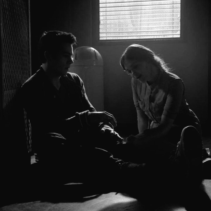 Sevmek yürek işidir nazım eyvallah;
Ama; sevilmek ne güzel bir şans"..