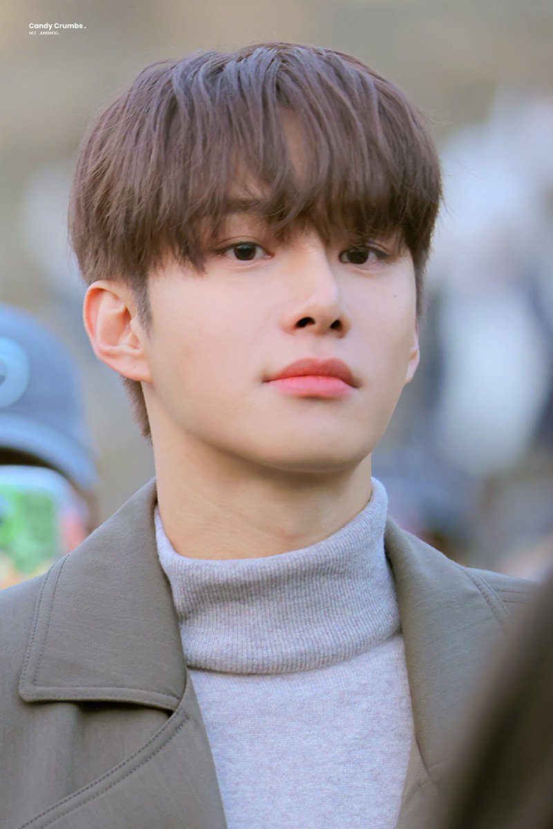 이렇기 생긴 애가 왜 군대를 가야하는데