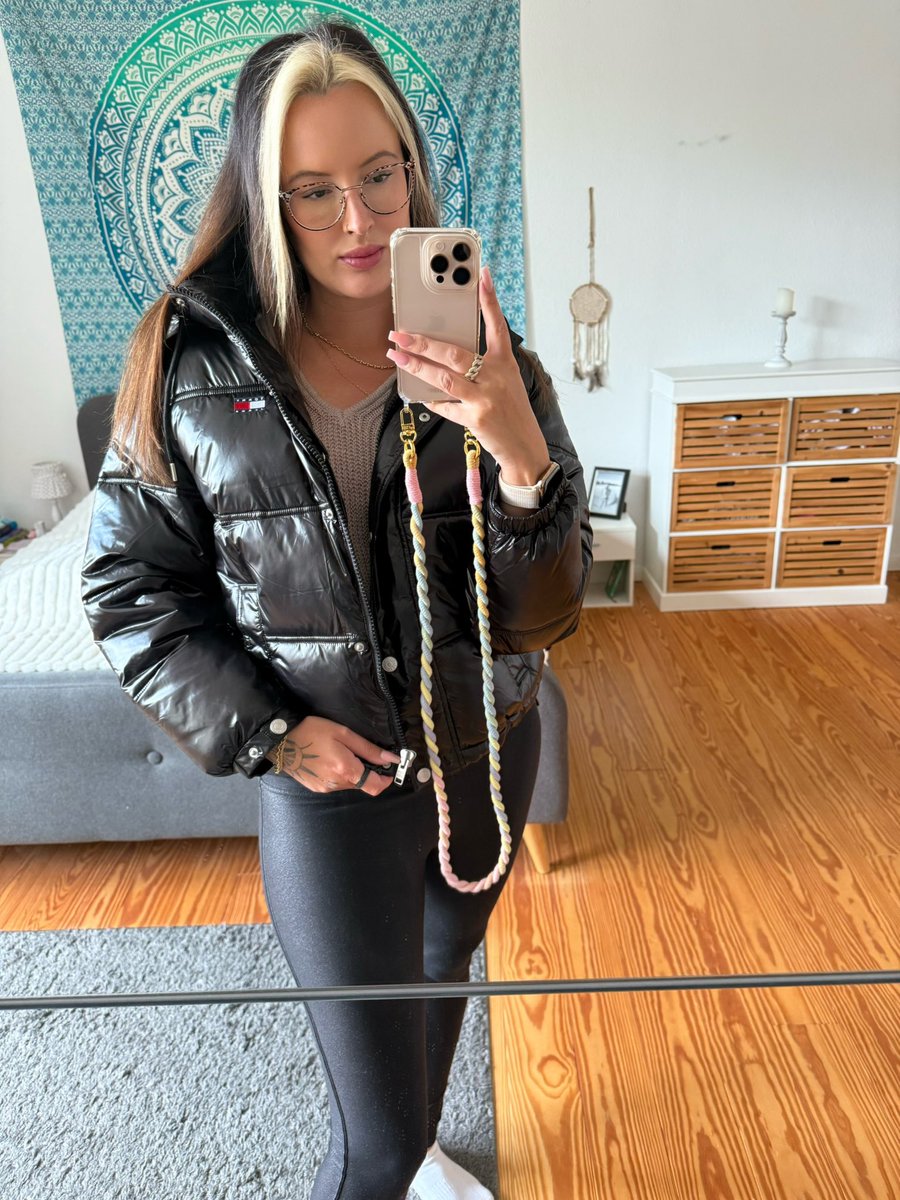 Abdrücken für shiny Daunenjacke !! 
😈