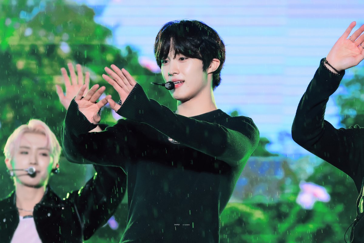 berrylikeu's tweet photo. 251108 #현석 #CIX #씨아이엑스 https://t.co/Ti0xmJBWsQ