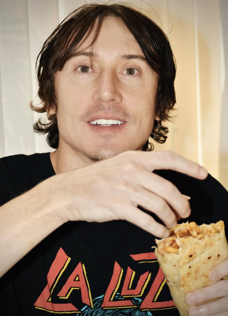 ReadJThompson's tweet image. The perfect burrito does exist: Chicken California with Bacon from Valerie’s. Splash that red!

#here #is #jeremythompson #eating #a #chicken #california #burrito #with #bacon #from #valeriestacoshop