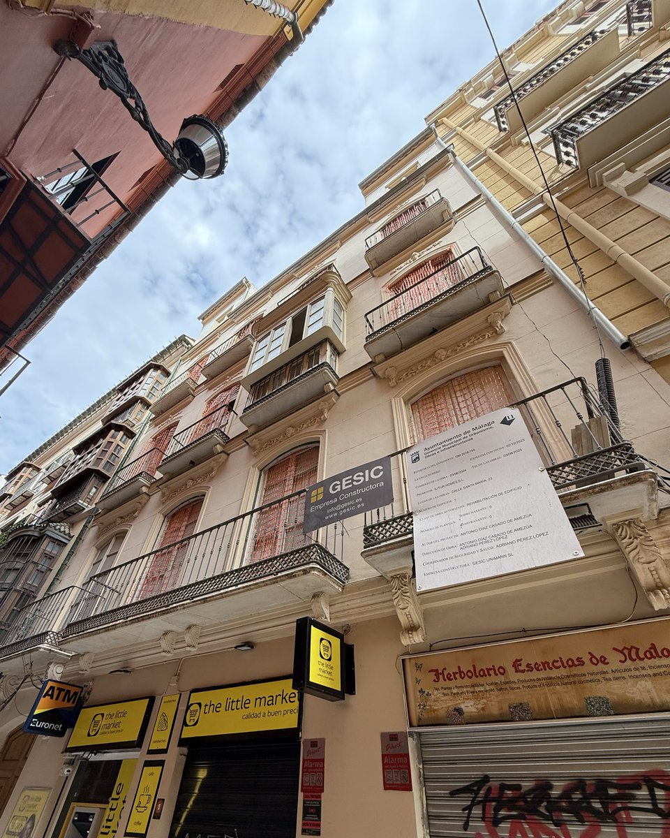 ⚠️ Así van las 'viviendas de lujo' en C/ Santa María de Málaga.

Las obras debían haber terminado en Agosto de 2025.