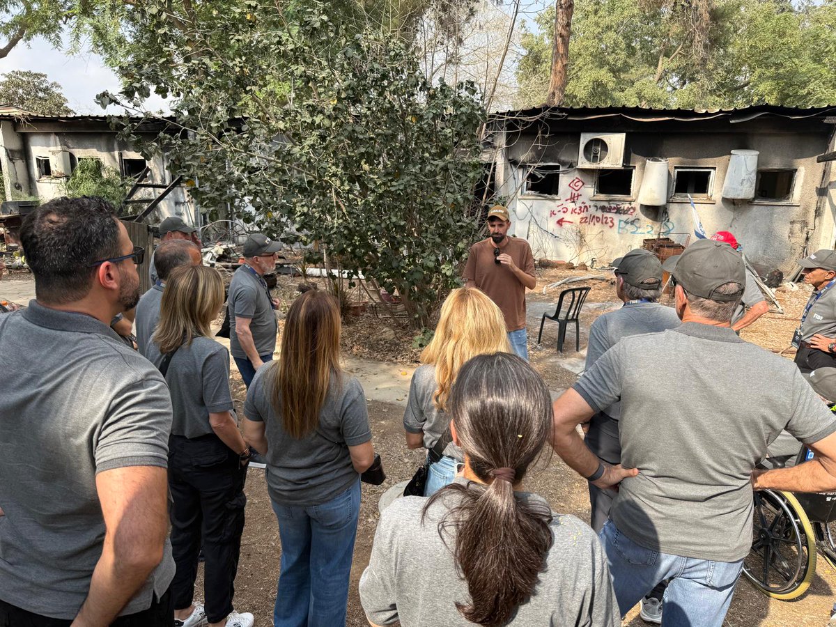 הזדמנה לי היום הזדמנות מיוחדת מאוד לדבר במסגרת ביקור משלחת FIDF - Chairman’s Mission to Israel.
זכיתי לספר ממקור ראשון על החוויה הקהילתית, המשפחתית והאישית מאירועי השביעי באוקטובר ולהגיע לאוזניים שמקשיבות, תומכות, מזדהות ומחבקות. תמיד כאן לשתף ולספר לכל מי שמעוניין לשמוע ולהקשיב.