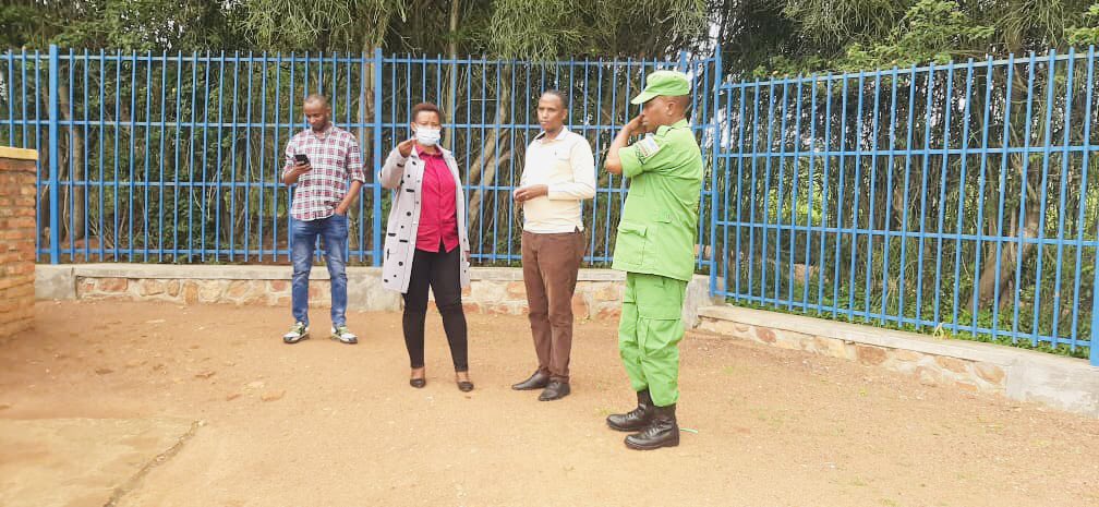 KayonzaDistrict's tweet photo. Abajyanama basuye ibikorwa by’imihigo y’Akarere ya 2025-2026 mu Mirenge ya Kabarondo, Rwinkwavu, Murama, Kabare na Ndego bareba aho igeze n’uko bihuzwa na gahunda ya #NST2, imitangire ya serivisi, gukemura ibibazo bya #HSIs, kureba ibikorwa biteza imbere isuku n’isukura n’ibindi. https://t.co/d5Mch0FG7V