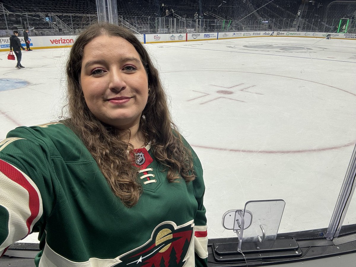 brodin_xhekaj's tweet image. I see all my oomfs doing it so… MY TURN

HI HOCKEY TWITTER 🫶🏻 
my name is Gaëlle, I’m 26 yo and I’m from Belgium 🇧🇪

🦋I support #GoHabsGo and  #mnwild  !!

🦋 my fav players are xhekaj and brodin

🦋 I’m an elementary school teacher 

don’t hesitate to dm or interact with me🩷