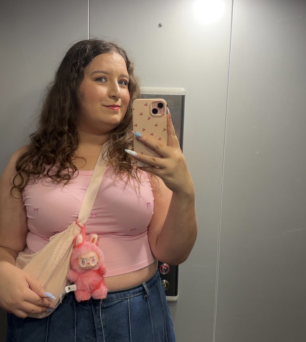 brodin_xhekaj's tweet image. I see all my oomfs doing it so… MY TURN

HI HOCKEY TWITTER 🫶🏻 
my name is Gaëlle, I’m 26 yo and I’m from Belgium 🇧🇪

🦋I support #GoHabsGo and  #mnwild  !!

🦋 my fav players are xhekaj and brodin

🦋 I’m an elementary school teacher 

don’t hesitate to dm or interact with me🩷