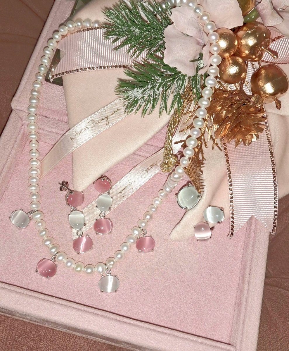 Shabbychicgio's tweet photo. Meravigliose novità vi aspettano, state pensando già ai regali di natale ? 🎄 🎁 🎅🏻 
Continuate a seguirci per restare aggiornati e per farvi un'idea ❤️

Shabby Chic Gioielli 😍

#gioielli #jewels #followme #followus https://t.co/K3tKqoL0lo