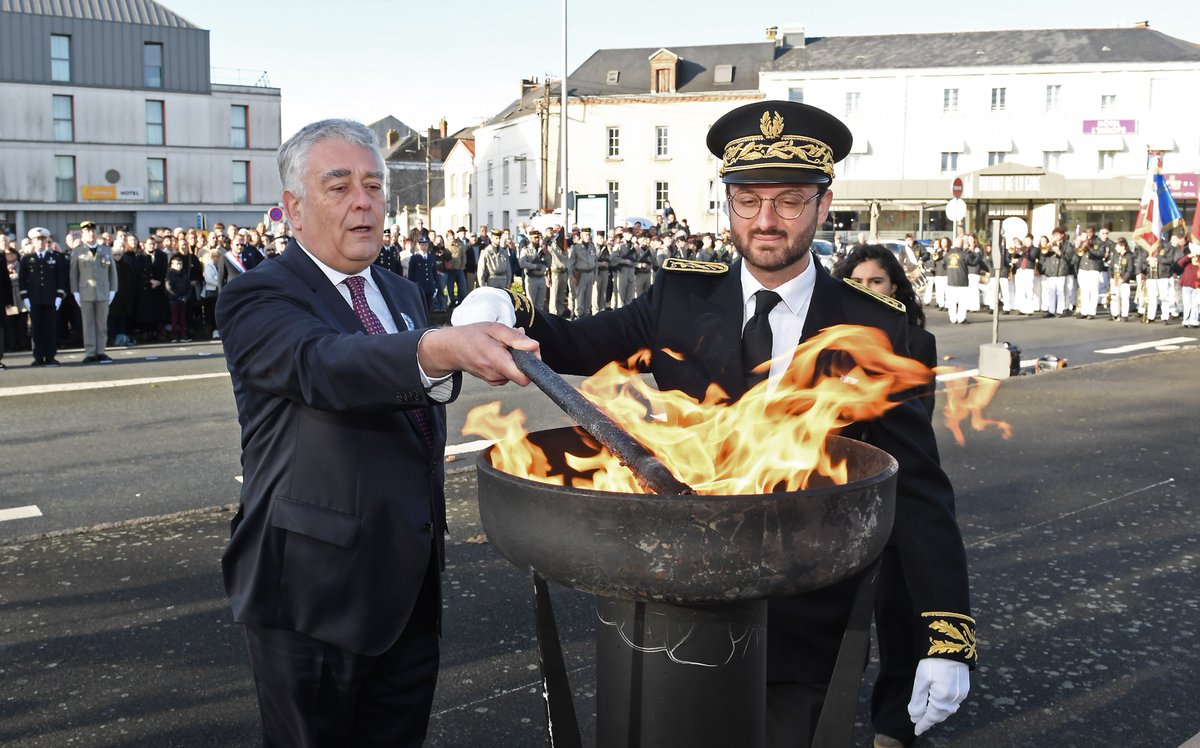 GBOURDOULEIX's tweet photo. En ce 11 novembre, nous avons rendu hommage aux Morts pour la France, à ceux qui se sont sacrifiés pour notre pays au Puy-Saint-Bonnet et à Cholet. 
Ces cérémonies sont des moments importants et solennels.
Ce devoir de mémoire est indispensable.
N'oublions jamais. https://t.co/5TUfbaq5Ab