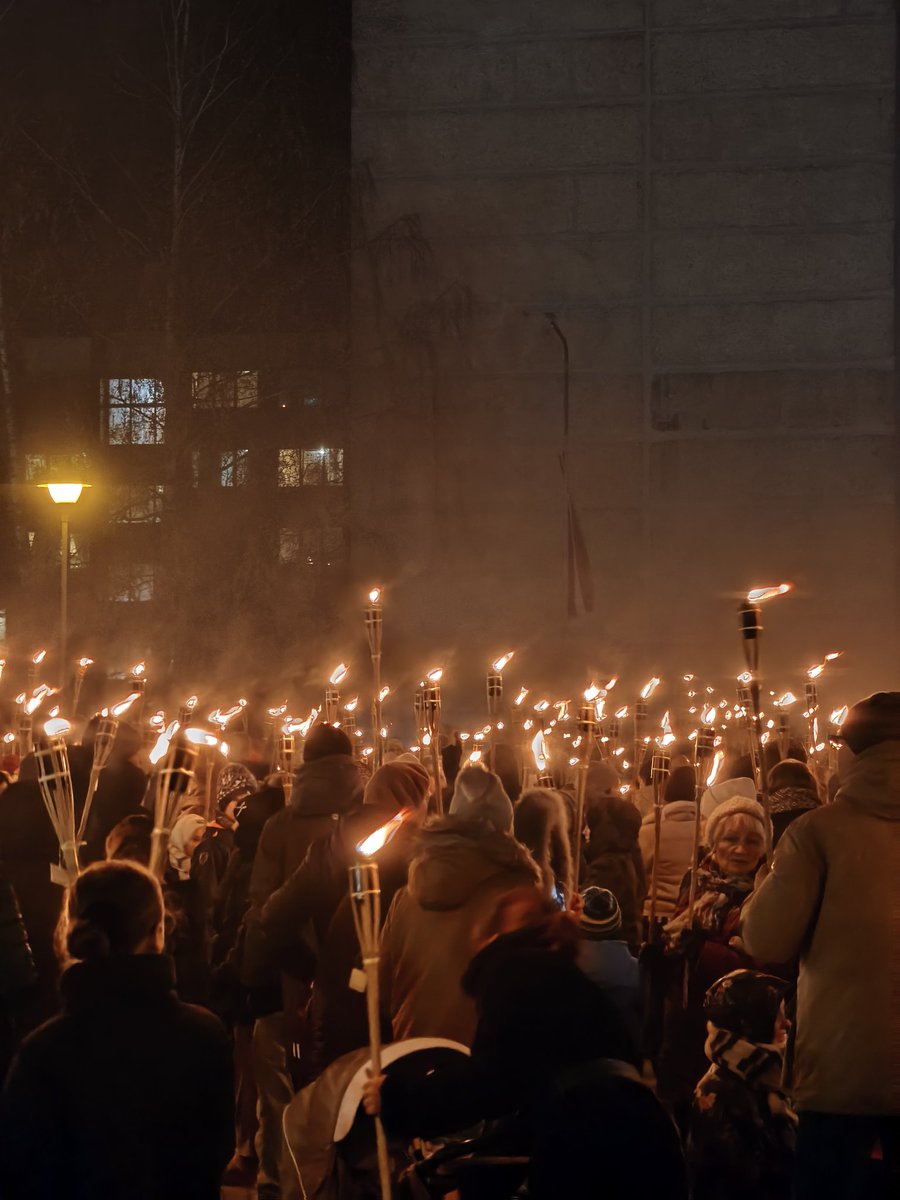 Lāpu gājiens, check 🕯️🇱🇻