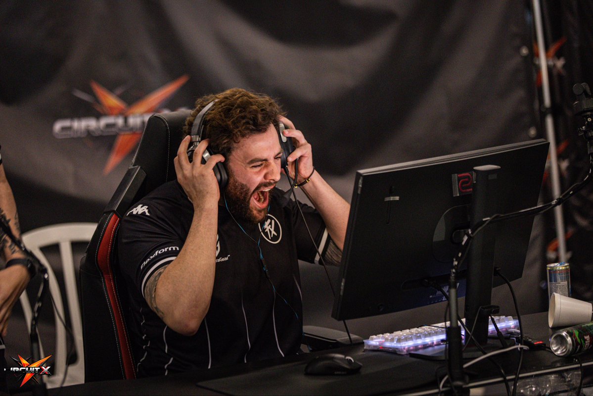 dudukfotos's tweet image. I LOVE THIS GAME 

📸📸📸📸📸📸📸