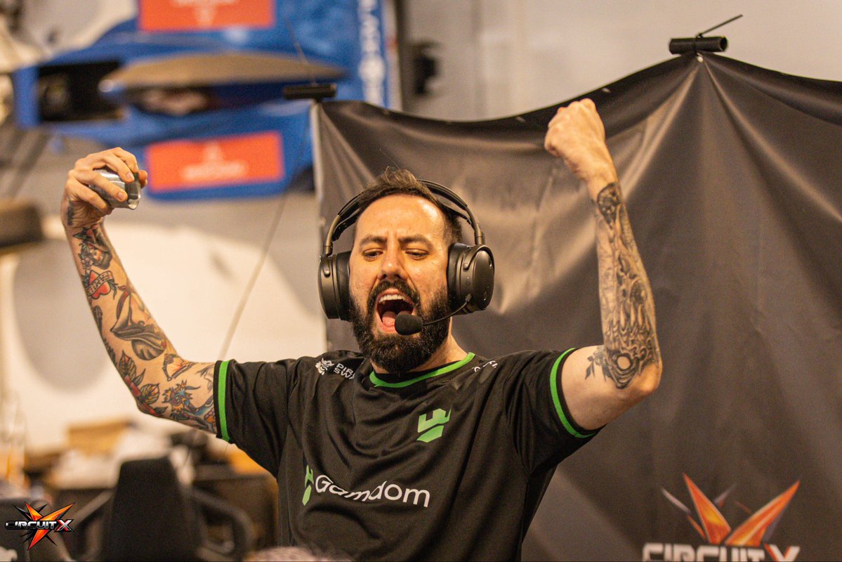 dudukfotos's tweet image. I LOVE THIS GAME 

📸📸📸📸📸📸📸