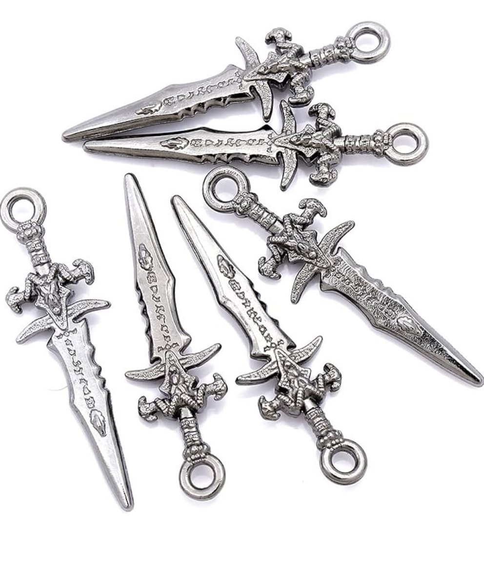 Hi crafty friends! <a href="/lavendervarya/">Varya 비</a> has set up a discord for friendship bracelets and other crafts for BlizzCon next year. 
Great for tips, help, showing off, making friends, and so much more!

If you'd like to participate, respond below and I'll dm you the discord link 💜💜