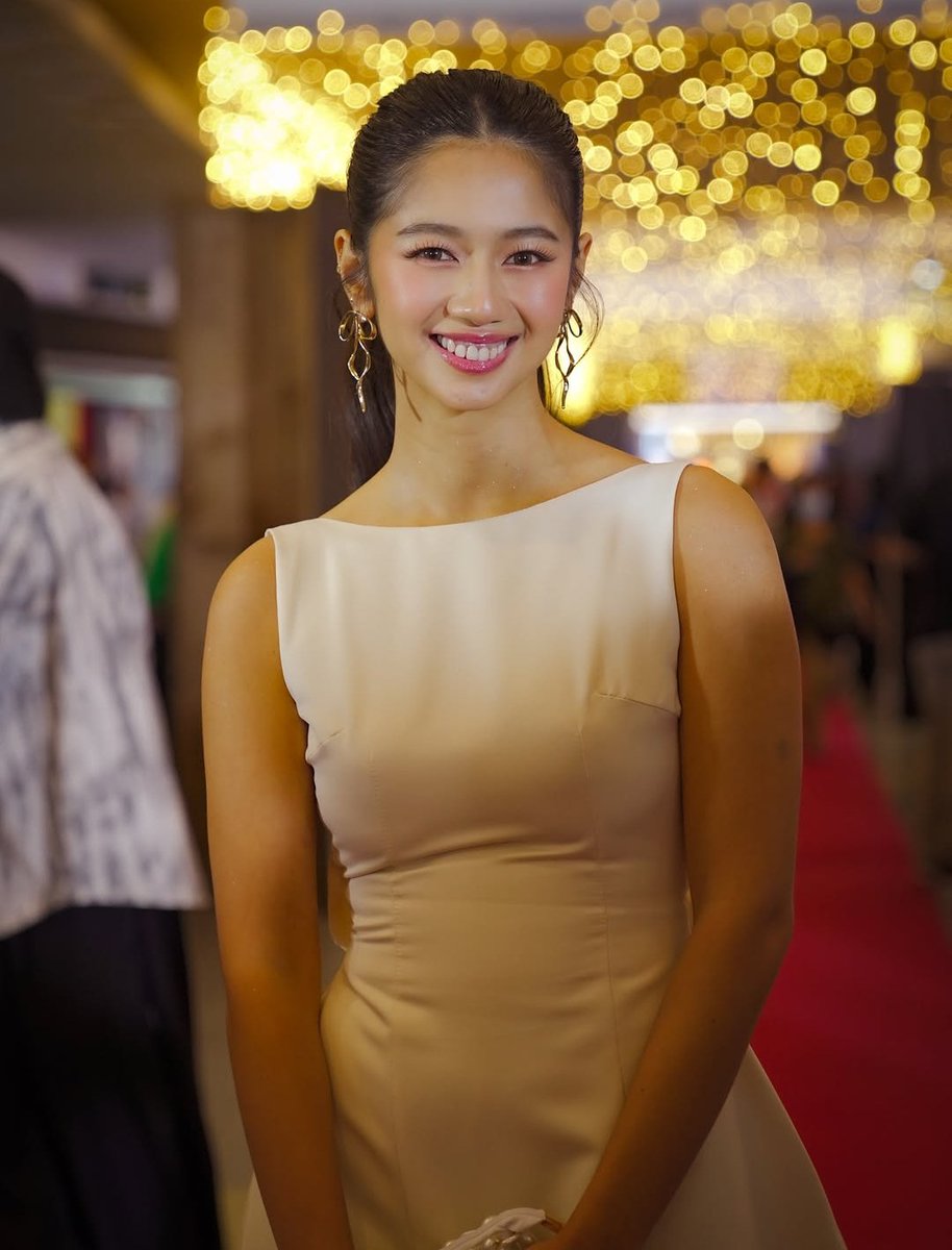 kawbear__'s tweet photo. my gorgeous gal 🤍🌹

#KaoriOinuma | #MeetGreetAndBye 
#MGBTheWorldPremiere
https://t.co/Nxxn3lhEXo https://t.co/JsrOEASHo3