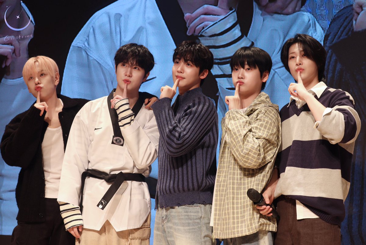 251109 점프업

루아이데이 🤫💖

#위아이 #WEi #장대현 #김동한
#유용하 #김요한 #강석화