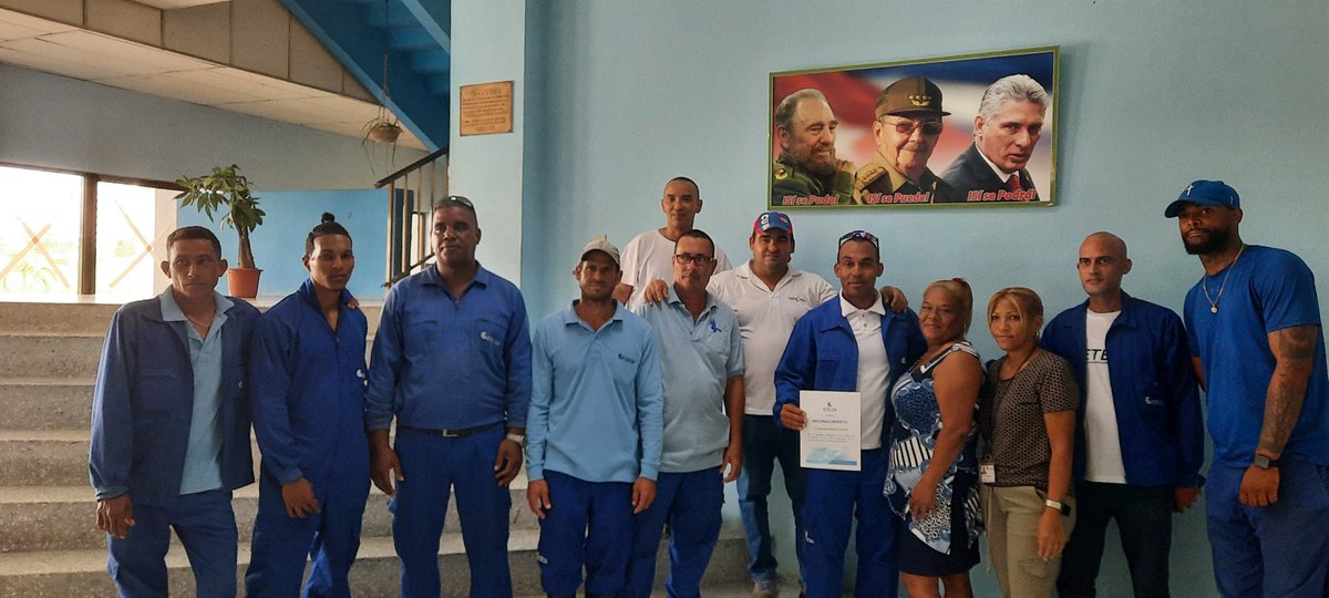 Despedimos hoy al Grupo de Trabajo de la División Territorial de #Artemisa, que laboró junto a nosotros en la recuperación de los daños provocados por #Melissa y se incorporan ahora a la provincia de #SantiagodeCuba, para seguir contribuyendo en este proceso.
#EtecsaConCuba