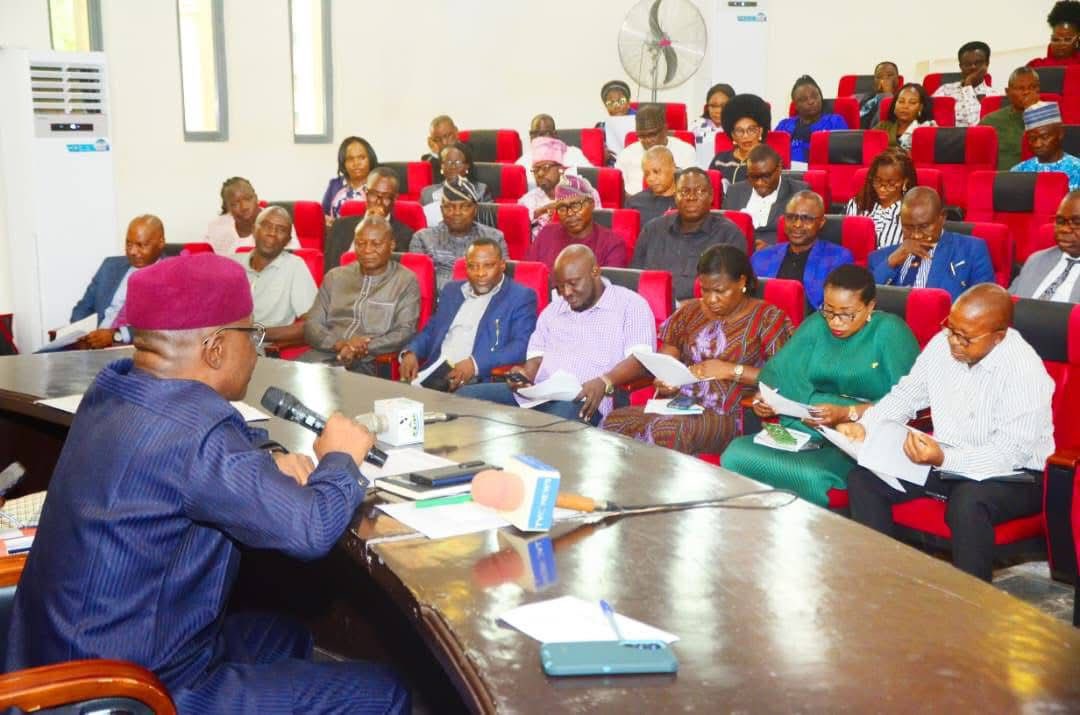 dc_ebony's tweet photo. Gov Aiyedatiwa promotes over 3,000+ workers, recruits 3,000 more in 2025! Welfare &amp; growth prioritized in Ondo State. 
#OndoStateIsProgress 
#Luckyisworking https://t.co/VkxOP5F32y