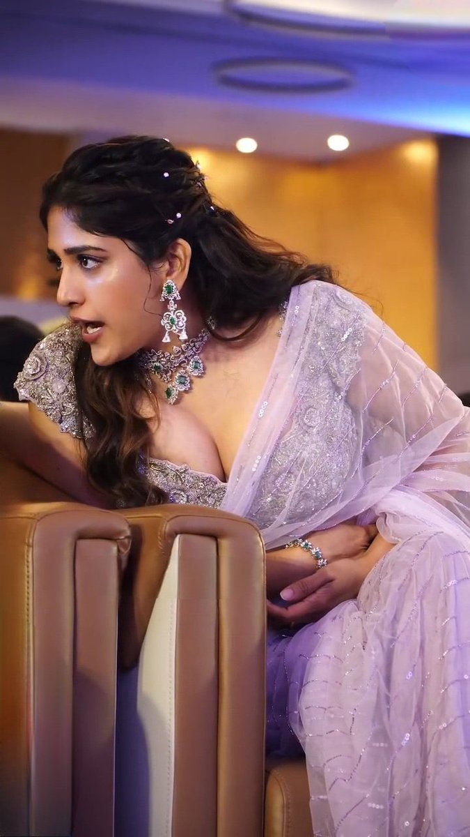 G5ffuEGbkAEeY7H?format=jpg&name=medium