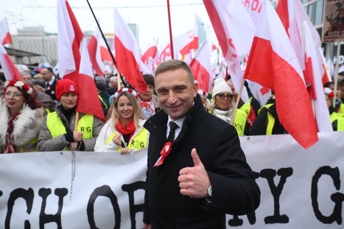 RBakiewicz's tweet photo. 🇵🇱 Za nami wspaniały Marsz Niepodległości. Ruch Obrony Granic po raz kolejny pokazał swoją siłę, skuteczność i miłość do Ojczyzny.

Dziękuję wszystkim, którzy byli z nami, a szczególnie Klubom Gazety Polskiej.
Możecie na nas liczyć – będziemy gotowi zawsze, gdy trzeba będzie stanąć w obronie Polski i jej niepodległości. 
____
Działaj z nami: https://t.co/E1xaLLSn98
Wspieraj ROG: https://t.co/trX08W4Ap6

#MarszNiepodległości #RuchObronyGranic