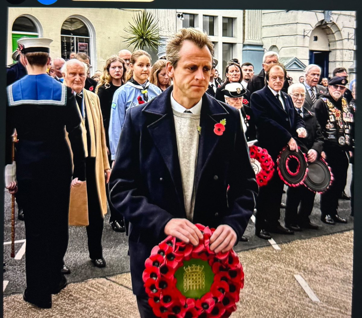 Today, we commemorate the signing of the Armistice, which brought an end to the First World War.

We remember all those who made the ultimate sacrifice in the defence of peace.