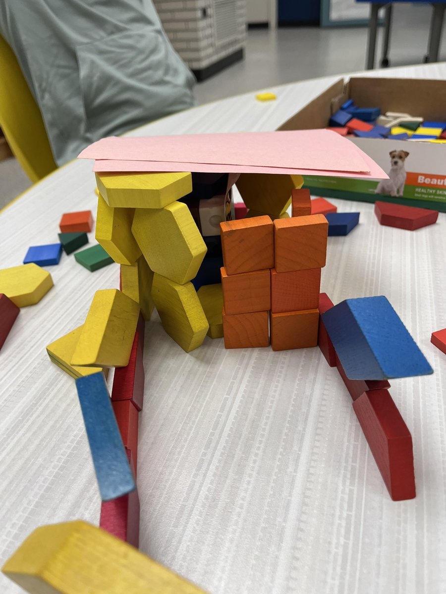 SteamMrs's tweet image. Mrs. Stansberry’s class hid the turkey. #steam @LopatES