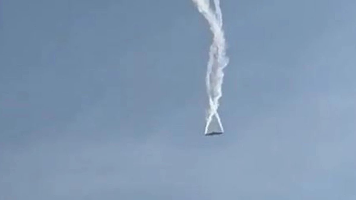 Türk Silahlı Kuvvetlerimize ait askeri kargo uçağının düşmesi sonucu şehit olan kahraman personelimize Allah’tan rahmet, yaralılarımıza acil şifalar diliyorum.

Aziz şehitlerimizin emaneti başımızın tacıdır. 🇹🇷

#TSK #BaşımızSağolsun