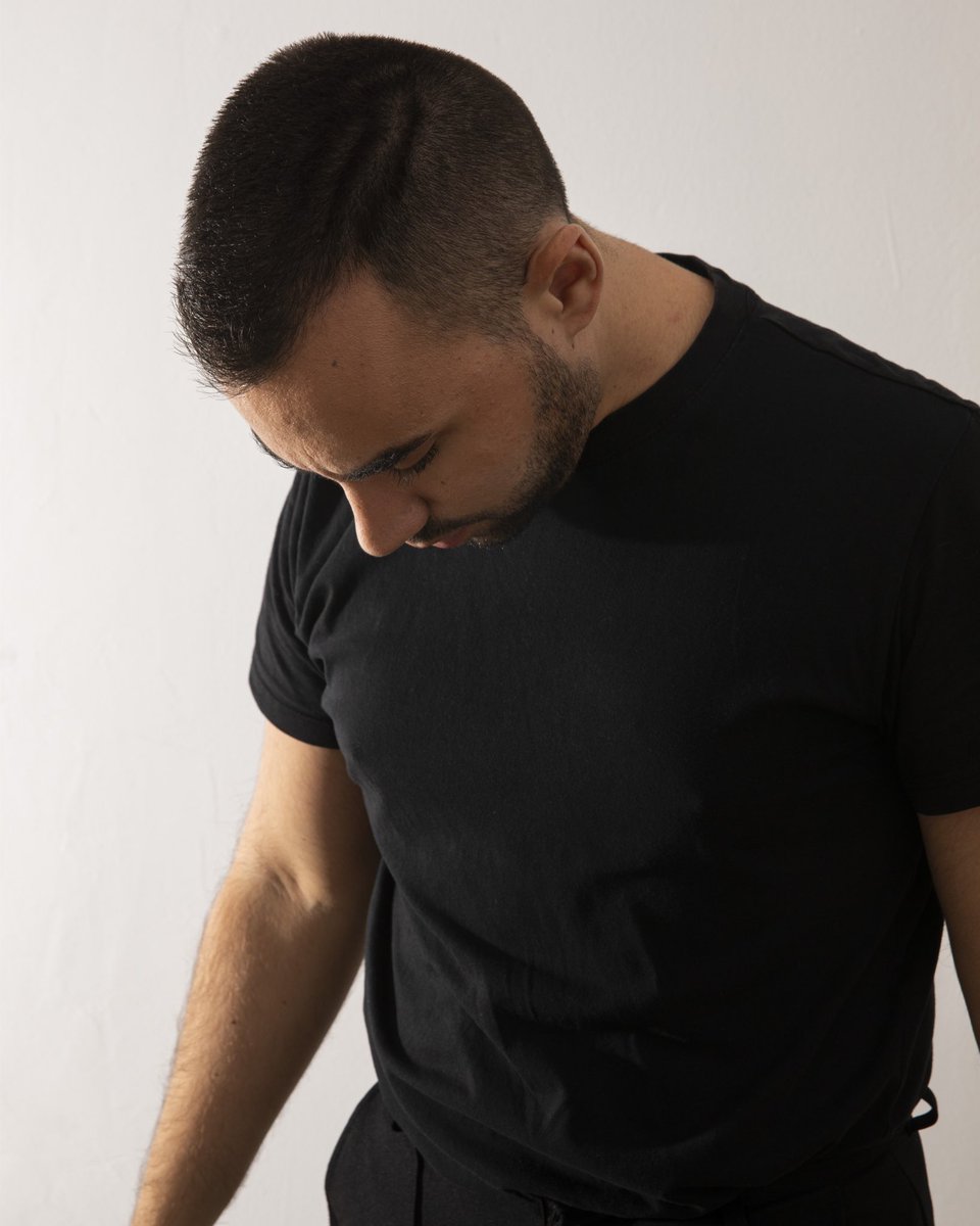 valcreador's tweet photo. ‘pray on my spine, it’s a rosary’ 🤍
fotografia @ joão azevedo 🤍
#self #raw #photography #rawphotography #portraits #portraiture #simplephotography https://t.co/uddKNVQPak