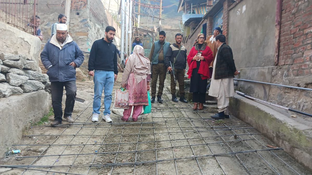 SumairaAkhtar10's tweet image. Long-pending work of Upper Buchwara Dalgate has finally been completed — thanks to the administration for their overwhelming support.

#BJP4Development #KashmirRising #SumeraShah #BJPWorks #PublicWelfare #GroundWork #DevelopmentFirst #JammuAndKashmir #NayaKashmir #nationfirst🇮🇳❤️