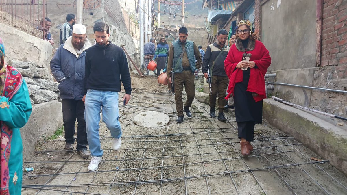 SumairaAkhtar10's tweet image. Long-pending work of Upper Buchwara Dalgate has finally been completed — thanks to the administration for their overwhelming support.

#BJP4Development #KashmirRising #SumeraShah #BJPWorks #PublicWelfare #GroundWork #DevelopmentFirst #JammuAndKashmir #NayaKashmir #nationfirst🇮🇳❤️