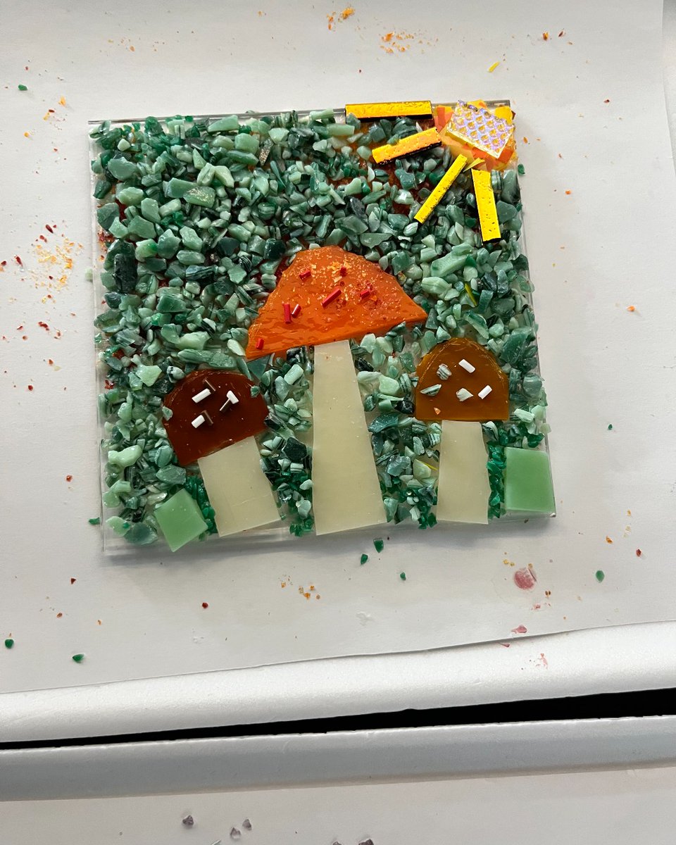 HaywardLibrary's tweet image. Here is the before and after for some of the glass tiles that were put together during the Fused Glass Tile Workshop earlier this month. The glass is fired to 🔥1480°F🔥in a kiln!

Check out our online calendar for upcoming events: hayward.librarycalendar.com