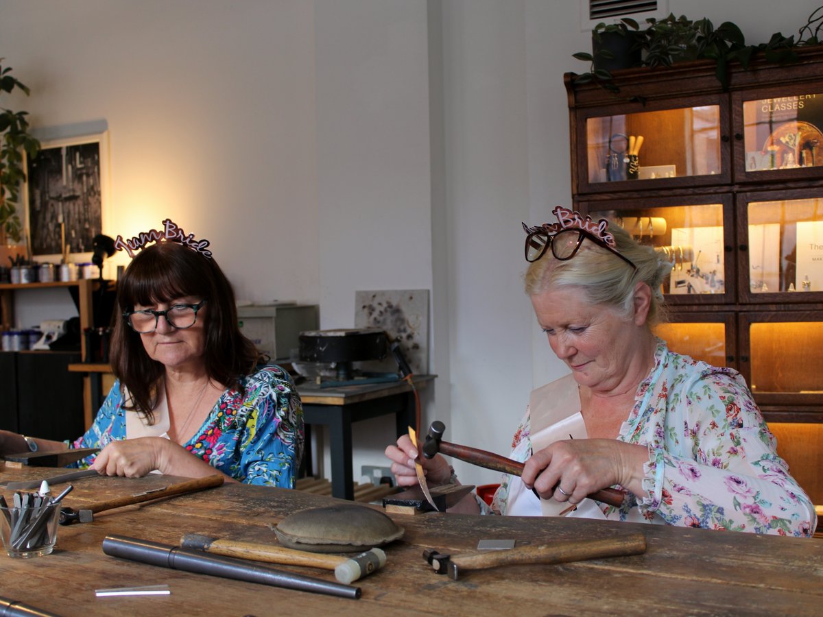 Quarterworkshop's tweet image. Hen do plans, but make them meaningful 💍
Gather your favourite people for a jewellery-making celebration — laughter, creativity, and connection in a calm, joy-filled space.  ✨✨
#hendoideas #jewellerymaking #handmadejewellery #makememories #celebrateinstyle