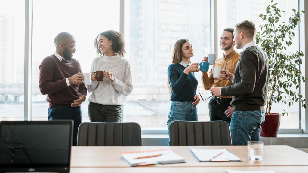 CareerReload's tweet image. Why Thanksgiving Is the Best Time to Reconnect with Your Professional Network
👉 careerreload.com/thanksgiving-i…

#Thanksgiving #Network #Networking #Gratitude #GivingThanks