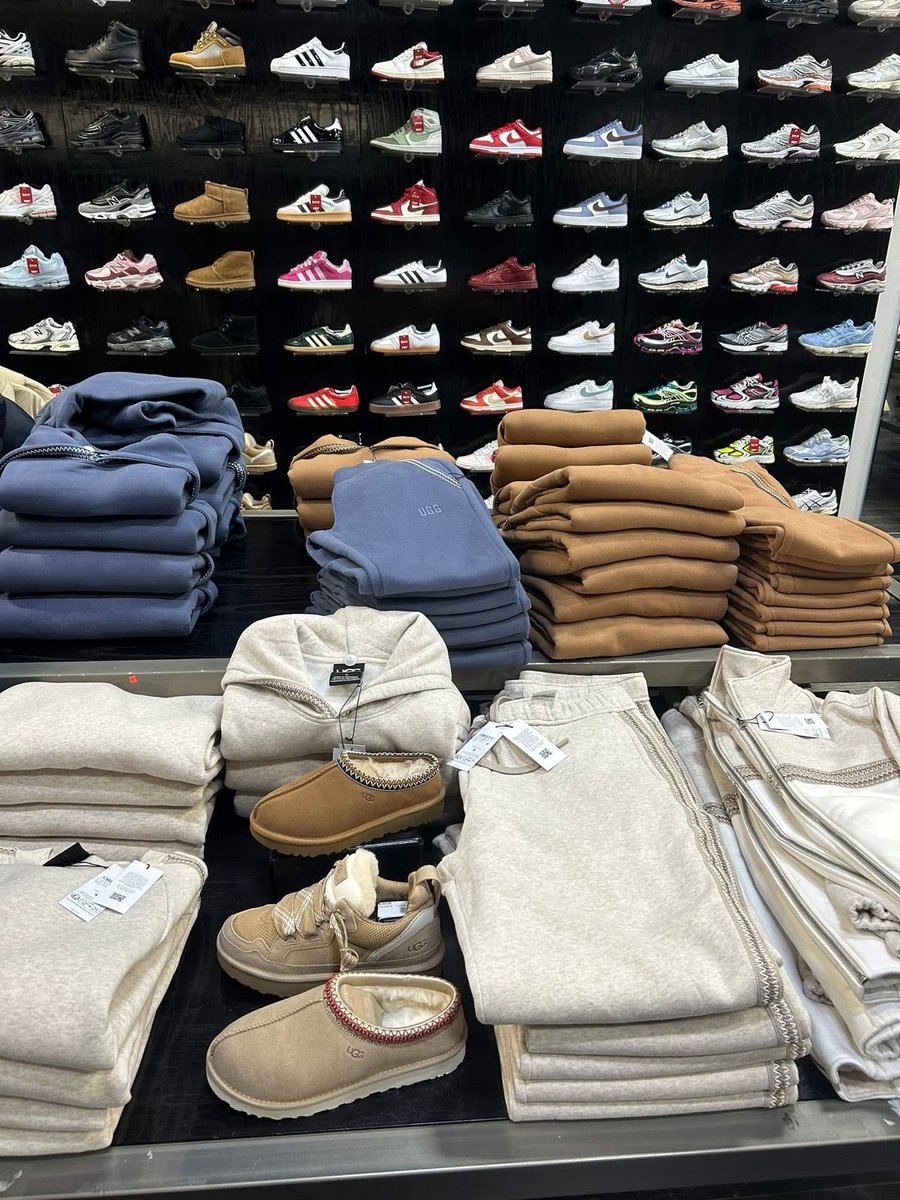 layxsnv's tweet image. Ugg drop so hard 🔥