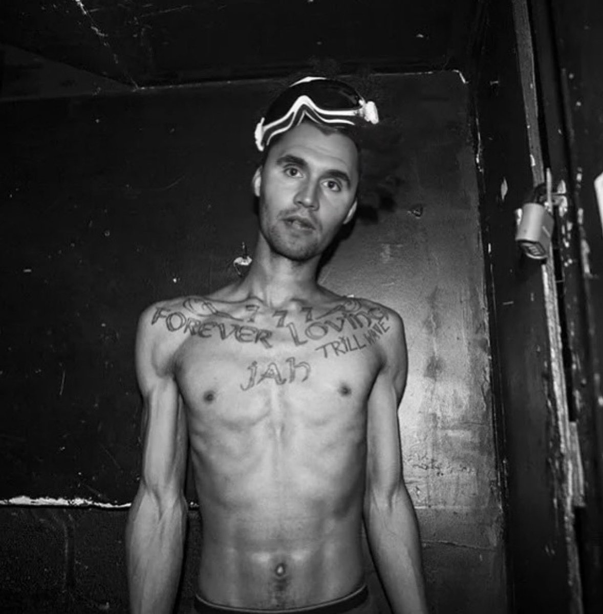 chaos2x's tweet photo. https://t.co/8kuz9LomJs