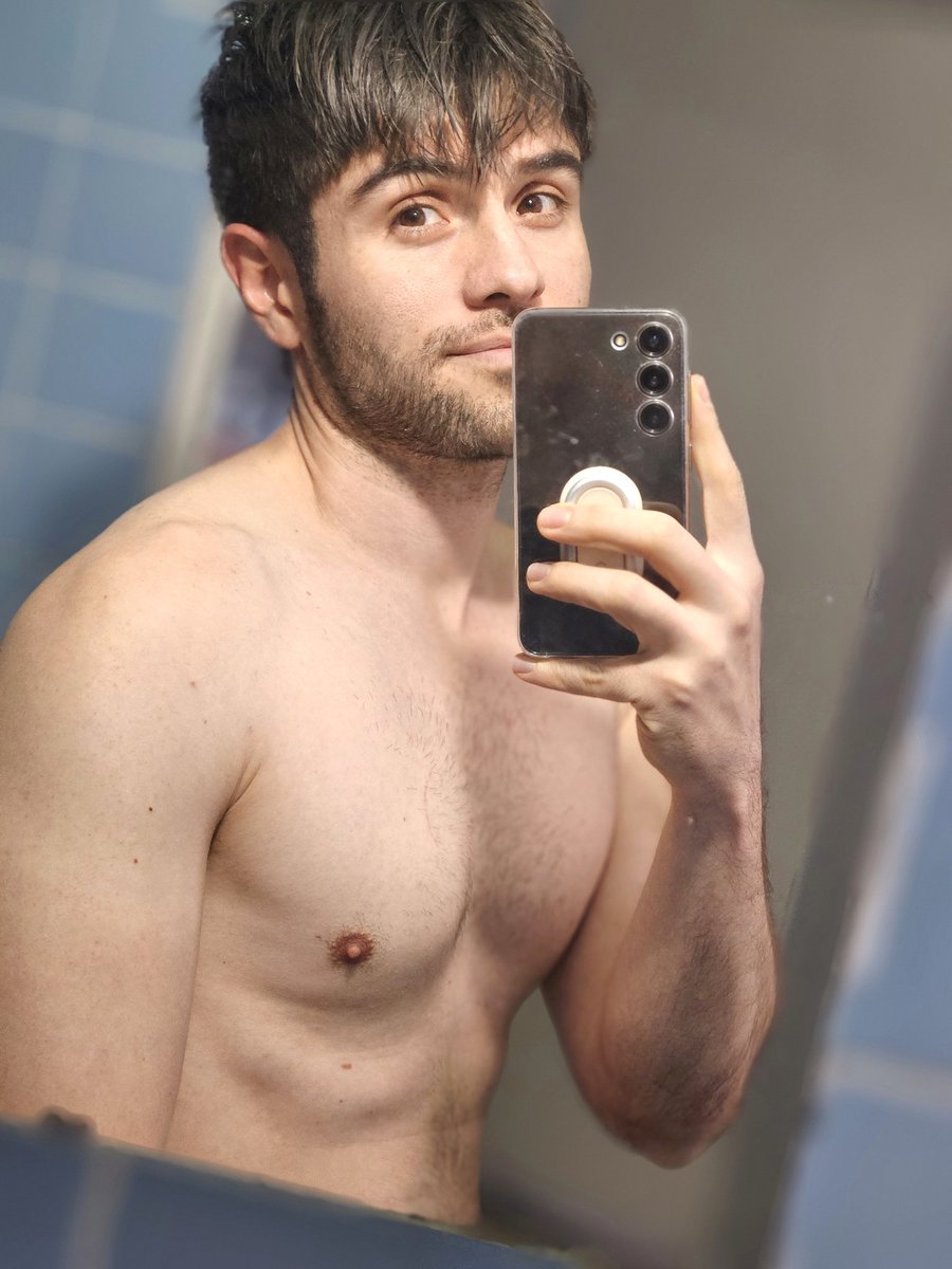 Toda la poesía que alguna vez busqué en el mundo, la encontré en la manera en que tus ojos me miran.