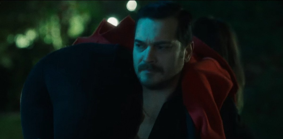 they are so chaotic, funny, and fiery at the same time, these scenes will feed us perfectly 💃🏻💃🏻💃🏻

#EşSan #EşrefRüya #DemetÖzdemi̇r #ÇağatayUIusoy